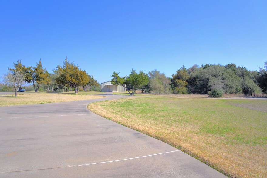 More Photos Of 2982 FM 2935, Brenham Flex For Sale