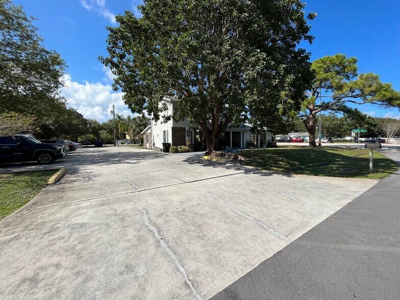 More Photos Of 1514 SE Port St Lucie Blvd, Port Saint Lucie Office Residential For Sale