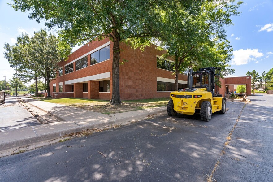 More Photos Of 3600 Wheeler Ave, Fort Smith Office For Sale