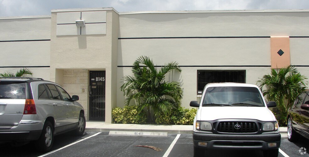 More Photos Of 8111-8119 NW 33rd St, Miami Warehouse For Sale