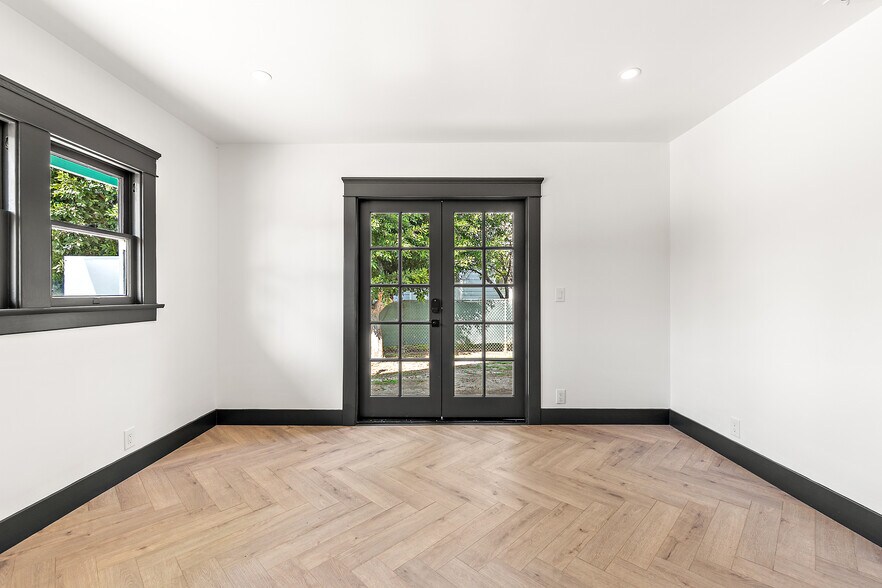 More Photos Of 1204 N Ross St, Santa Ana Office For Sale