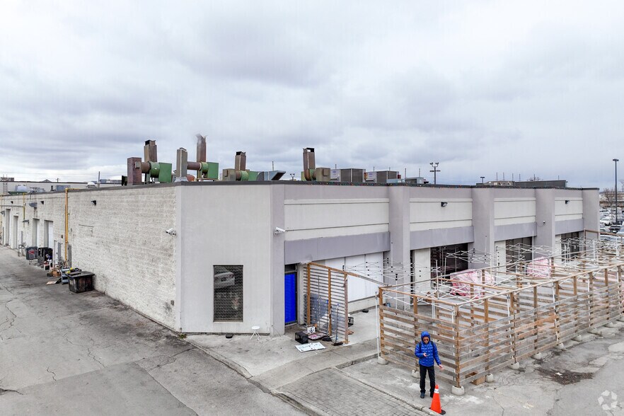 More Photos Of 8261 Woodbine Ave, Markham General Retail For Lease