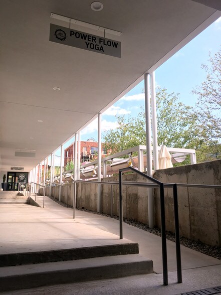 More Photos Of 1004 N Hudson Ave, Oklahoma City Freestanding For Lease