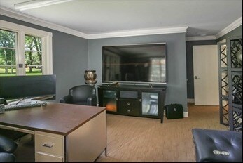 More Photos Of 538 Hartford Tpke, Shrewsbury Showroom For Sale