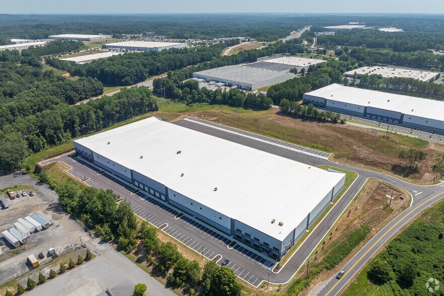More Photos Of Jessie Cronic Rd & I-85, Braselton Unknown For Lease