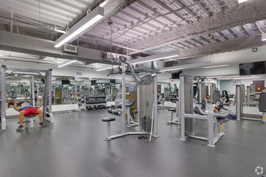 More Photos Of 11700 Plaza America Dr, Reston Unknown For Lease