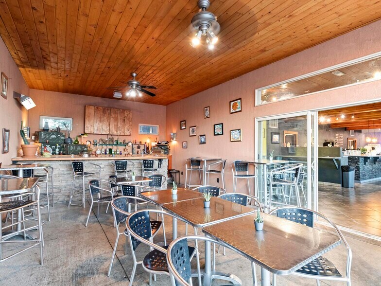 More Photos Of 475 W Main St, Escalante Hotel For Sale