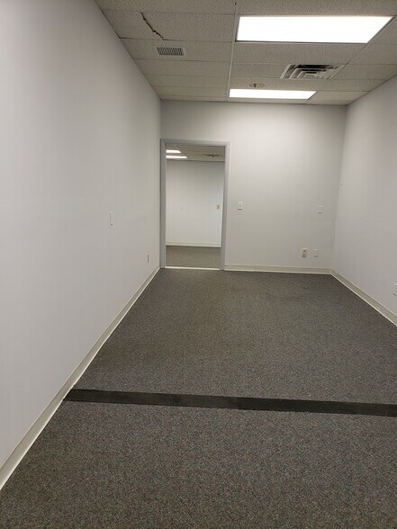 More Photos Of 25-53 Capital Dr, West Springfield Medical For Lease