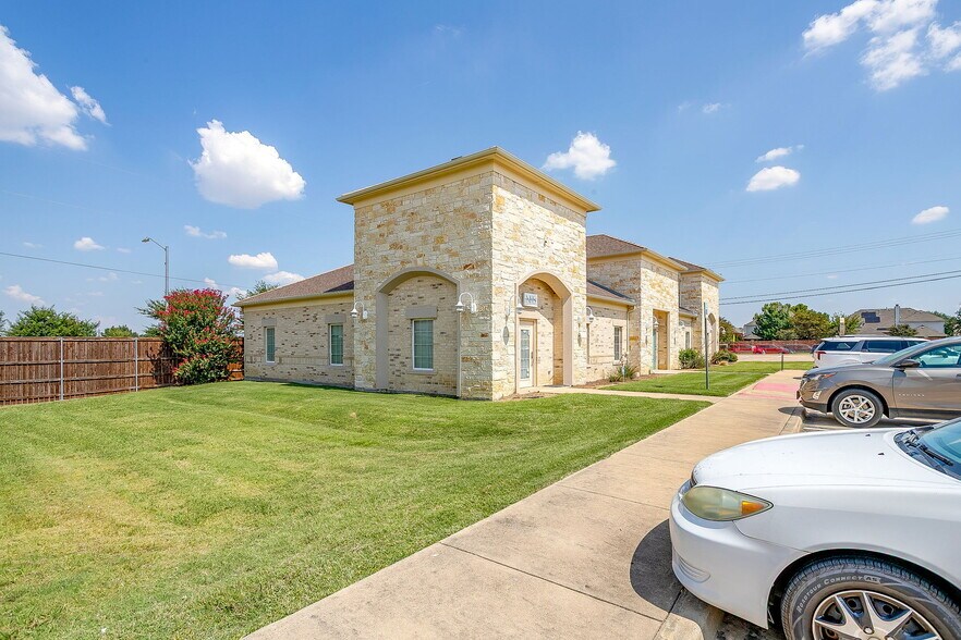 More Photos Of 11751 Alta Vista Rd, Fort Worth Medical For Lease