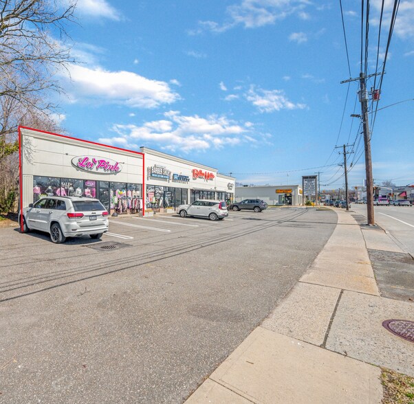 More Photos Of 2947-2961 Merrick Rd, Wantagh Freestanding For Lease