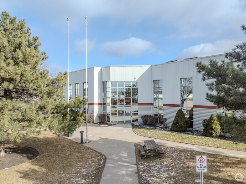 More Photos Of 450 Sherman Av N, Hamilton Industrial For Lease