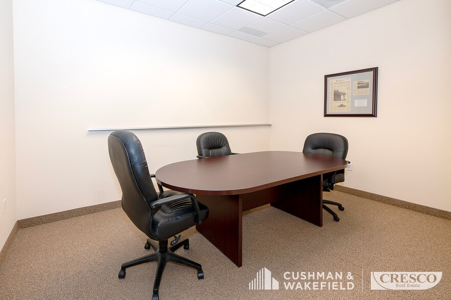 More Photos Of 24149-25389 Cedar Rd, Lyndhurst Unknown For Lease