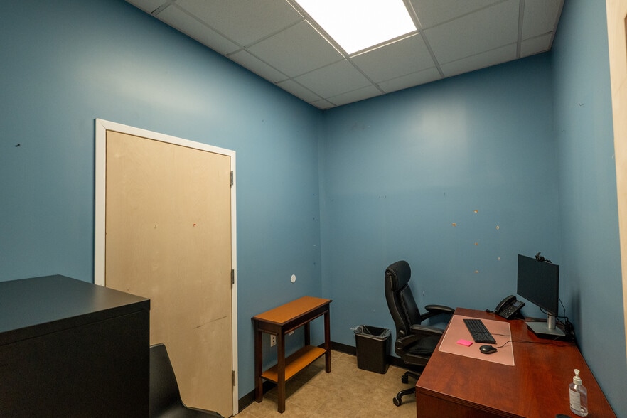 More Photos Of 24 Main St, Toms River Bank For Lease