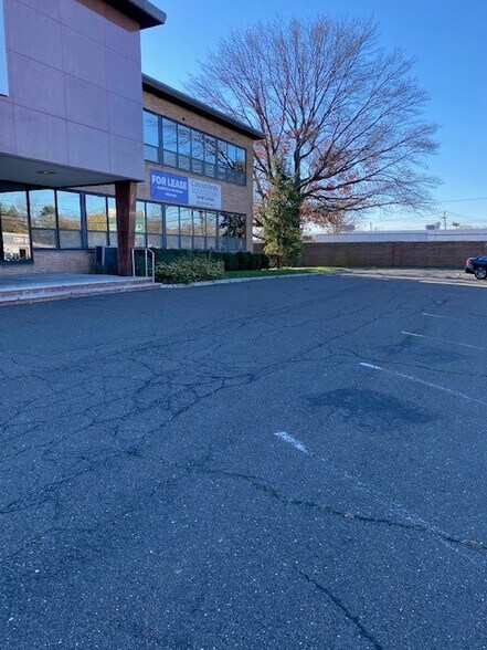 Primary Photo Of 141 North Ave, Bridgeport Office For Lease