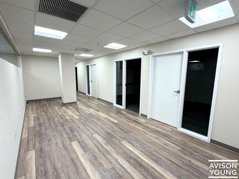 More Photos Of 500 Sawgrass Corporate Pky, Sunrise Office For Lease