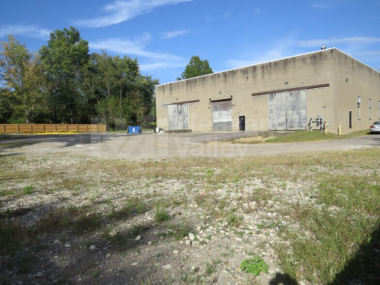 More Photos Of 1740 S Arlington St, Akron Manufacturing For Lease