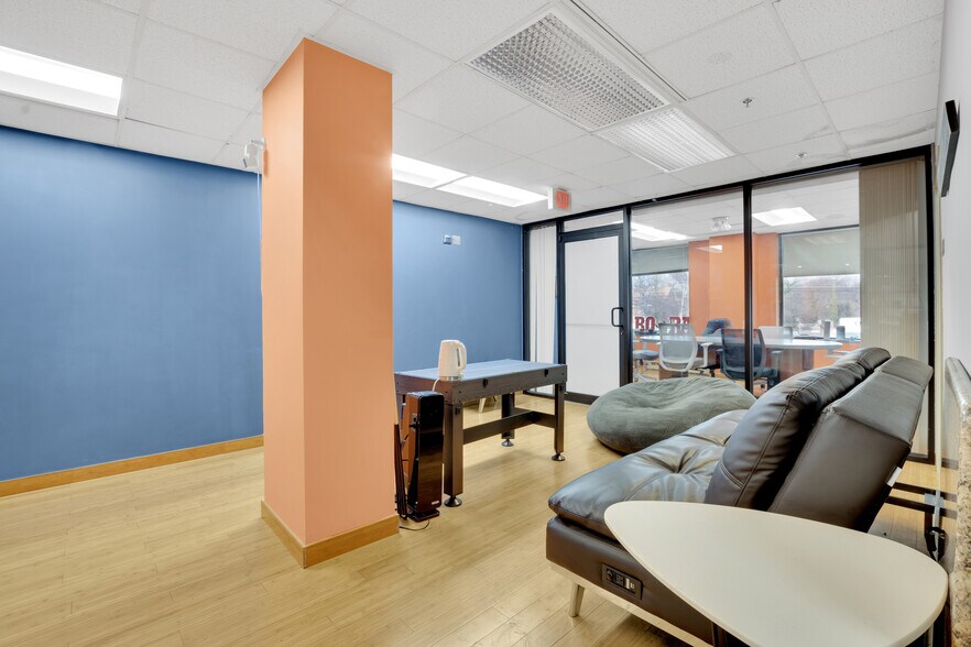 More Photos Of 7535 Little River Tpke, Annandale Office Residential For Sale