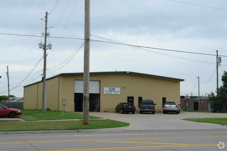 More Photos Of 2437 S Meridian Ave, Wichita Warehouse For Lease
