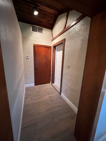 More Photos Of 550 S Highland St, Mount Dora Office For Lease