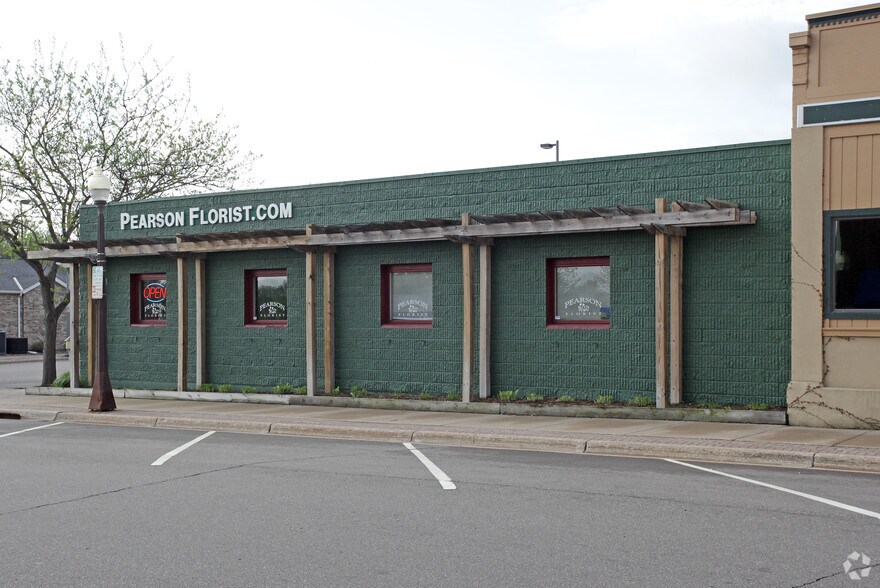 More Photos Of 112 Sommerville St S, Shakopee Freestanding For Sale