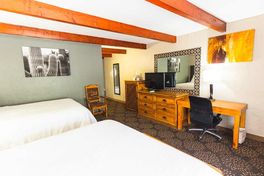 More Photos Of 1765 S Main St, Las Cruces Hotel For Sale