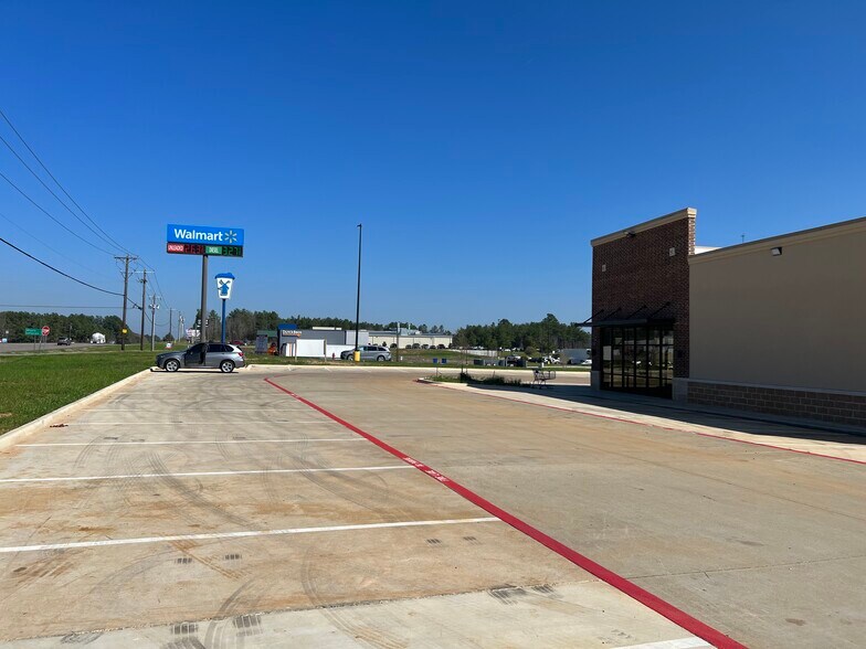 More Photos Of 2821 Highway 31, Tyler Storefront For Lease