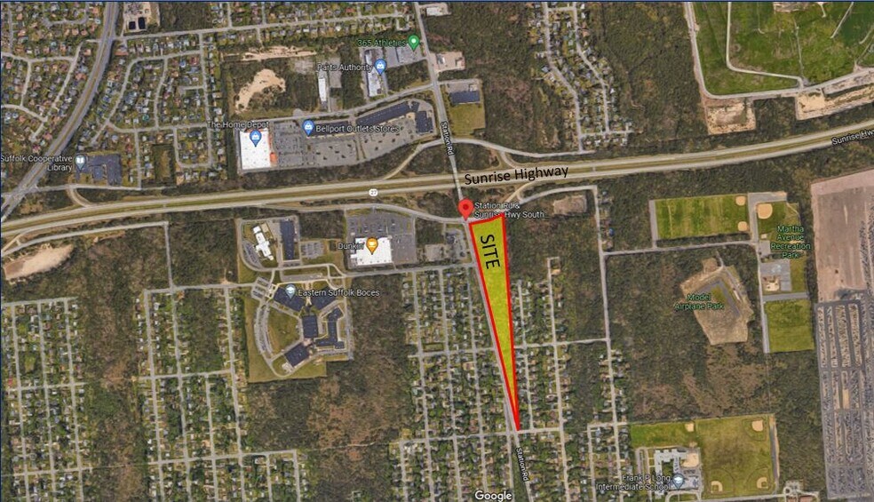 Primary Photo Of Sunrise Hwy South Service, Bellport Village Land For Sale