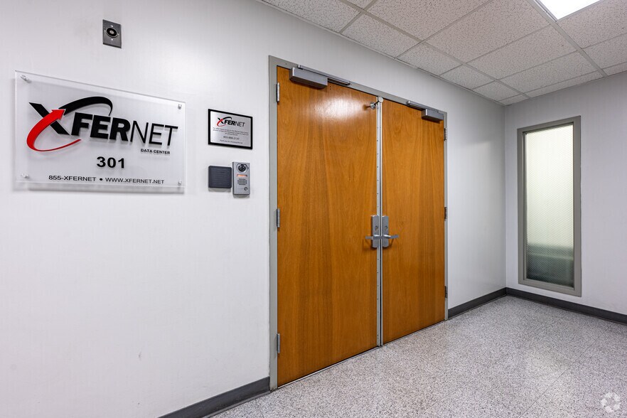 More Photos Of 3250 Wilshire Blvd, Los Angeles Office For Lease