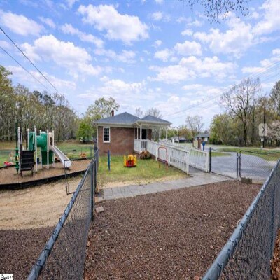 More Photos Of 615 Fairview St, Fountain Inn Office For Sale