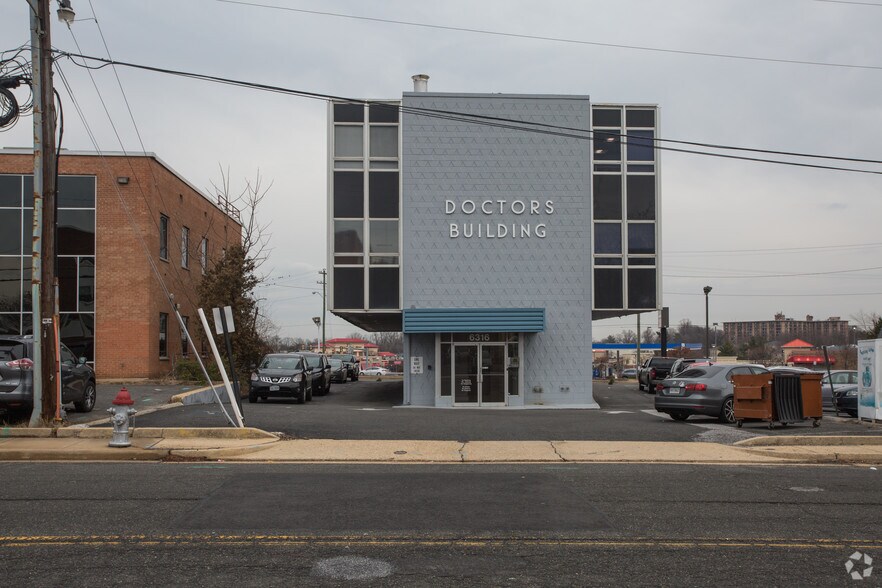 More Photos Of 6316 Castle Pl, Falls Church Medical For Lease