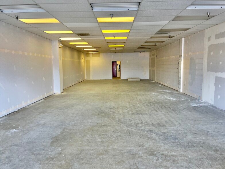 More Photos Of 3600 Commerce Dr, Warsaw Unknown For Lease