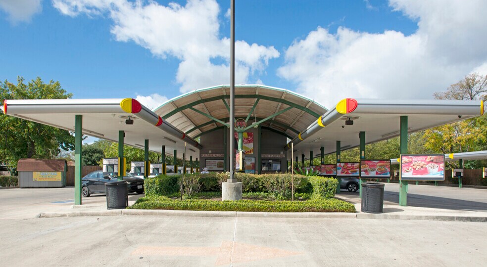 More Photos Of 2301 Blanco Rd, San Antonio Fast Food For Lease