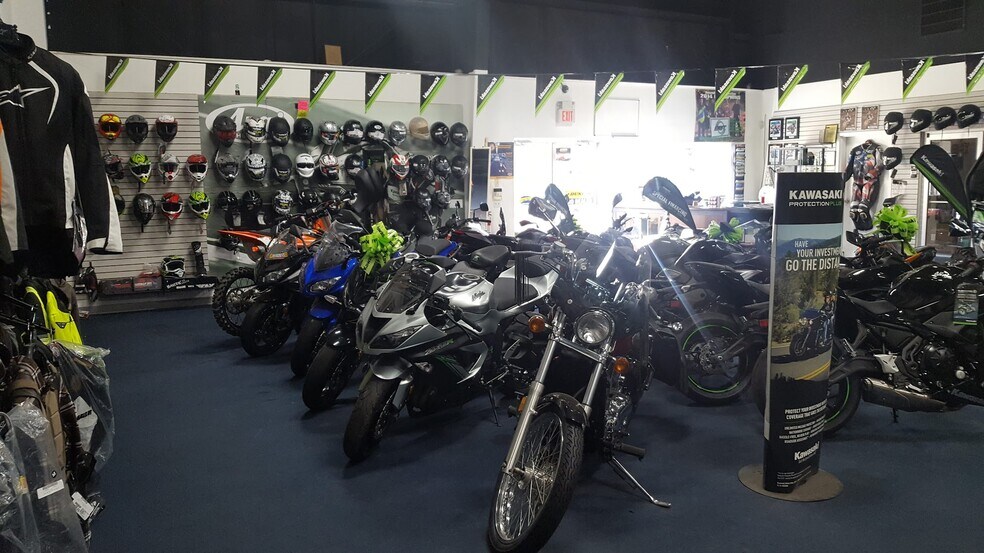 More Photos Of 5512 Route 9w, Marlboro Auto Dealership For Sale