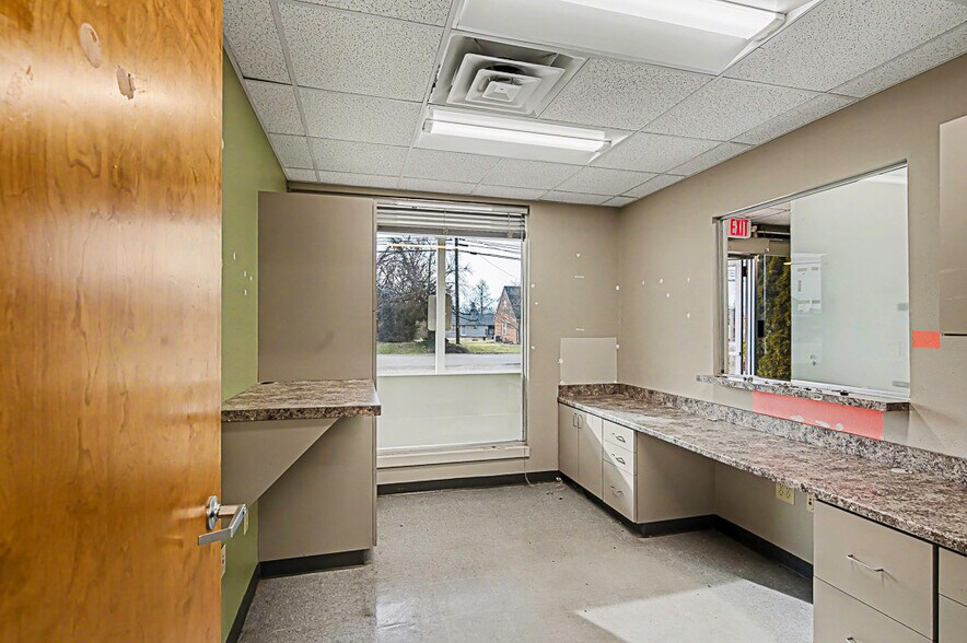 More Photos Of 2906 Washington Blvd, Belpre Medical For Sale