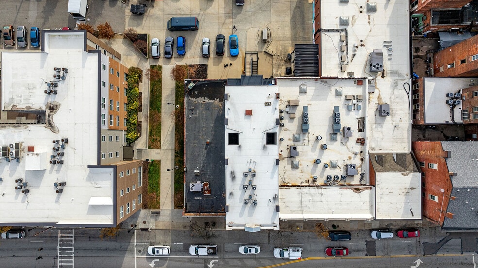 More Photos Of 925 E McMillan St, Cincinnati Storefront For Lease