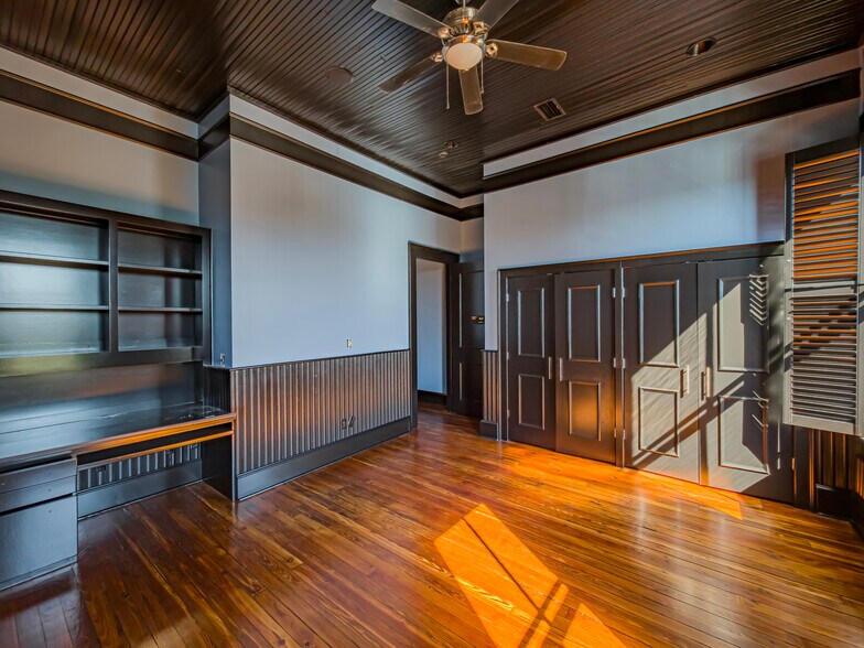 More Photos Of 105-111 W Central, Valdosta Storefront Retail Office For Sale