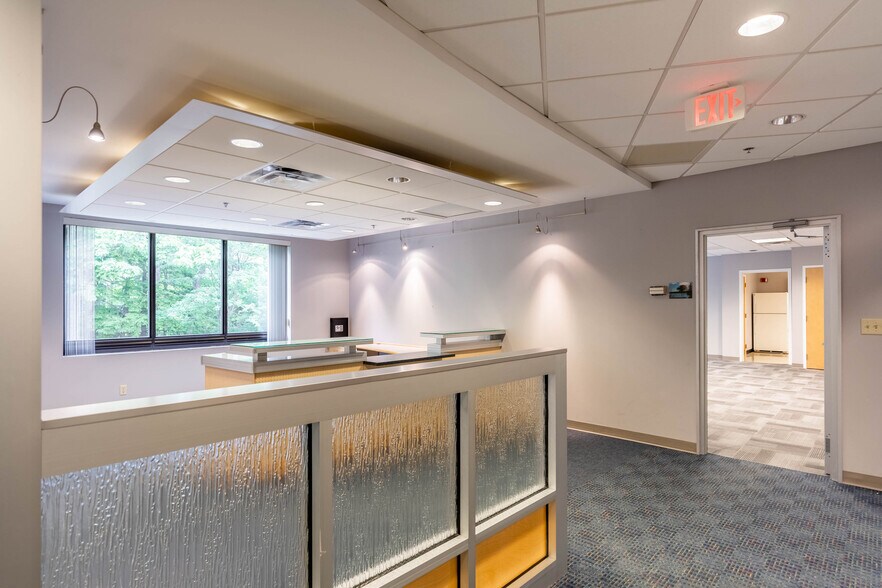 More Photos Of 500 Southborough Dr, South Portland Office For Lease