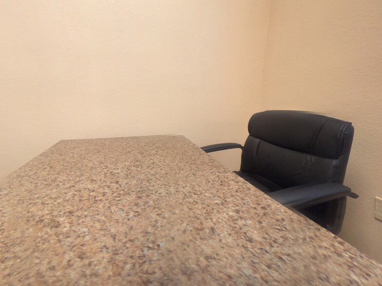 More Photos Of 3012 Mountain Pass Blvd, Anthony Office For Lease