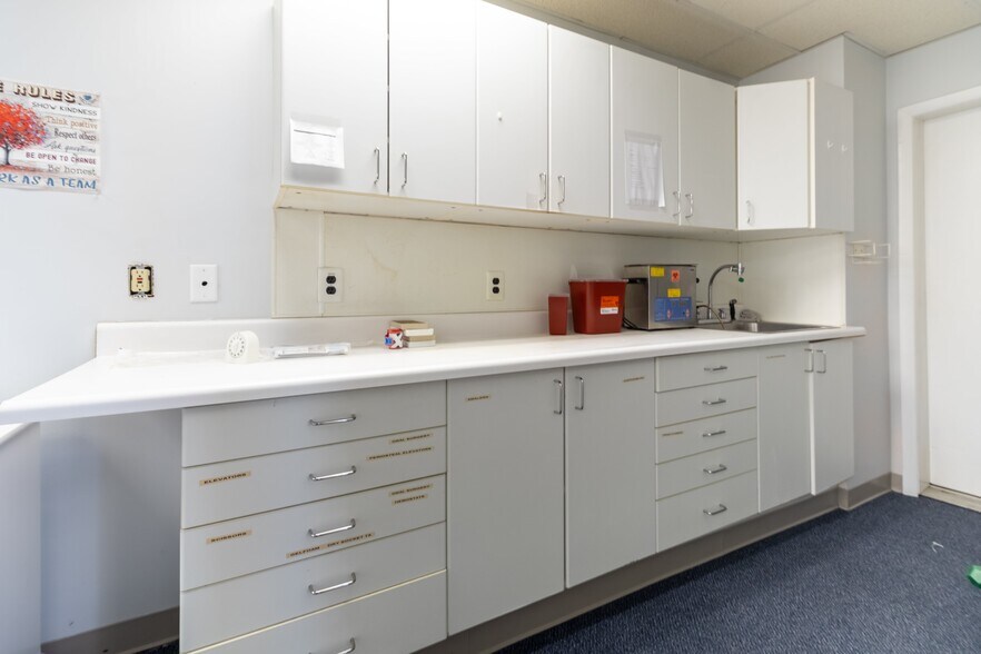 More Photos Of 535 Monmouth St, Gloucester City Medical For Lease