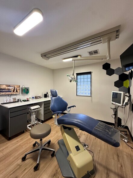 More Photos Of 2421 W Charleston Blvd, Las Vegas Medical For Sale