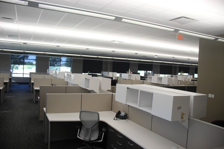 More Photos Of 1450 N Center Point Rd, Hiawatha Office For Lease