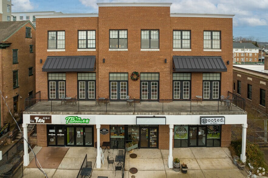 Primary Photo Of 108 E Main St, Newark Freestanding For Lease