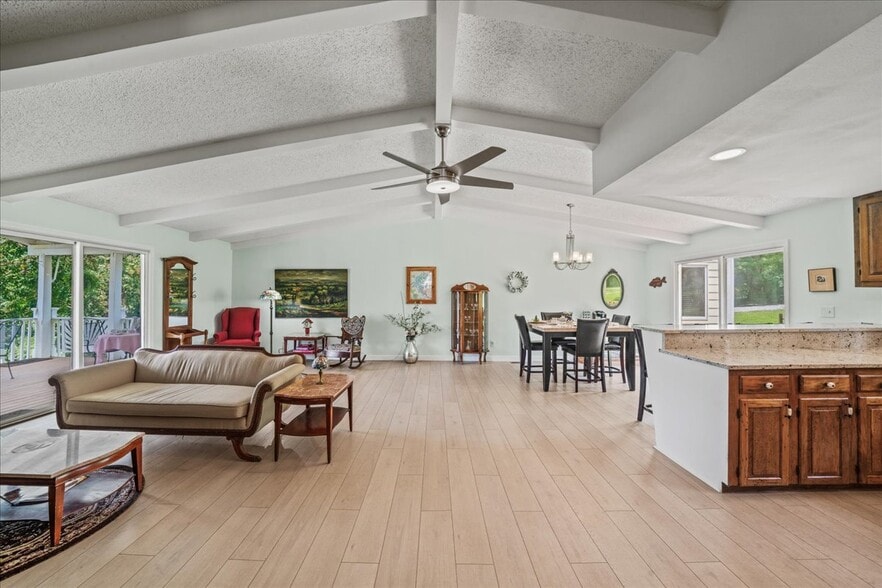 More Photos Of 441 Mull Rd, Hiawassee Hospitality For Sale