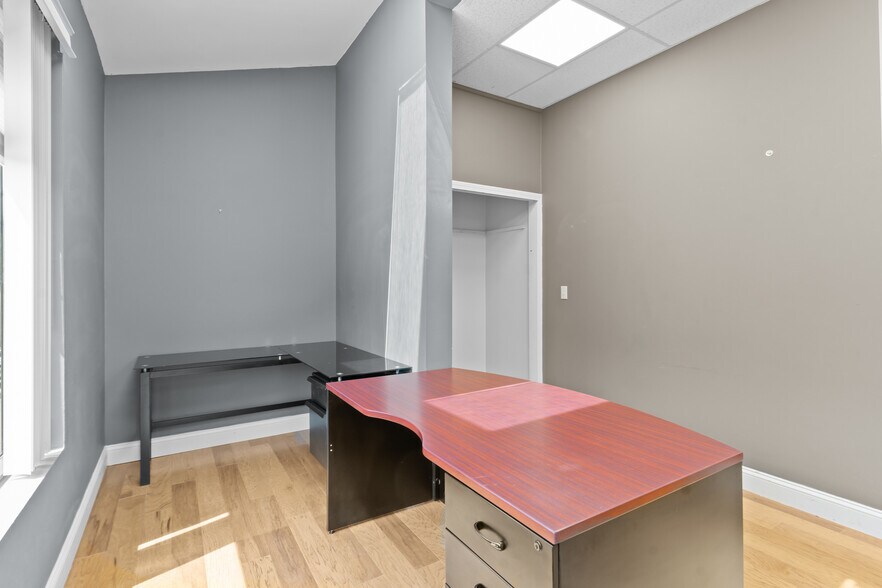 More Photos Of 1050 Main St, East Greenwich Office For Sale