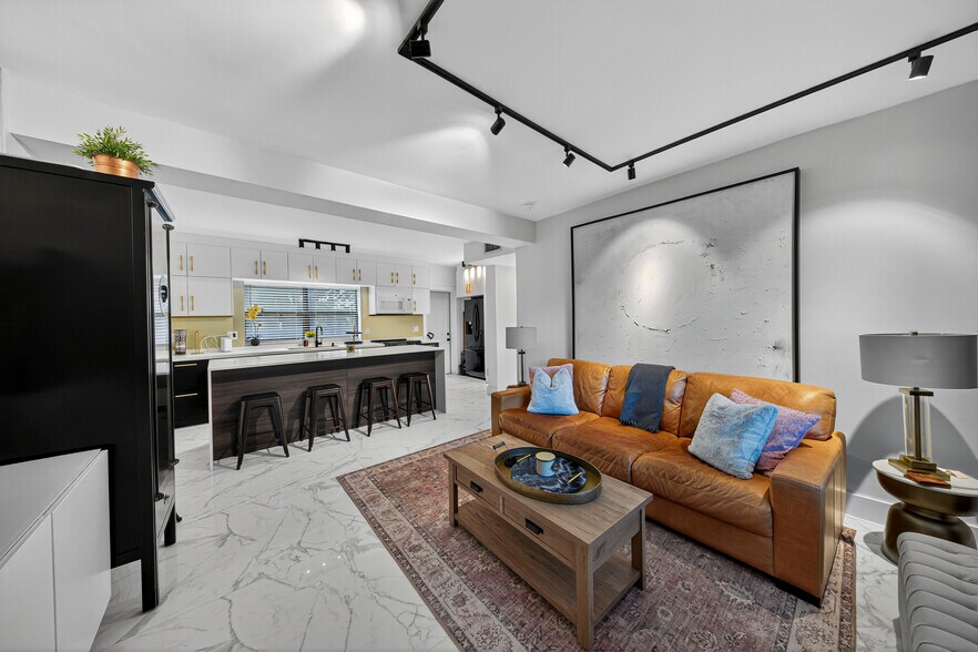 More Photos Of 1215 E Broward Blvd, Fort Lauderdale Apartments For Sale