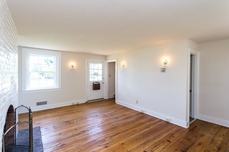 More Photos Of 2800 Princess Anne St, Fredericksburg Loft Creative Space For Sale