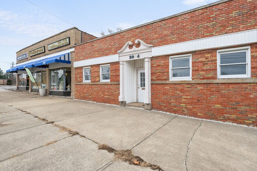 More Photos Of 2024-2032 W Schaaf Rd, Cleveland General Retail For Sale