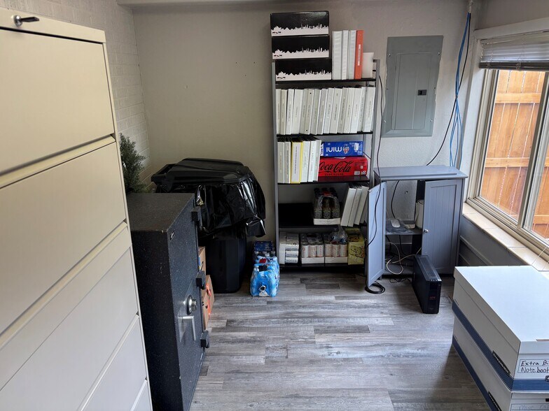 More Photos Of 515 Jerry St, Castle Rock Office For Sale