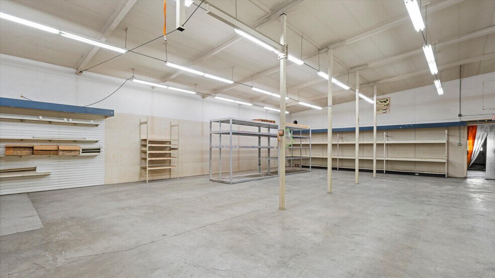 More Photos Of 1722 Morgan Rd, Sunnyside Warehouse For Sale