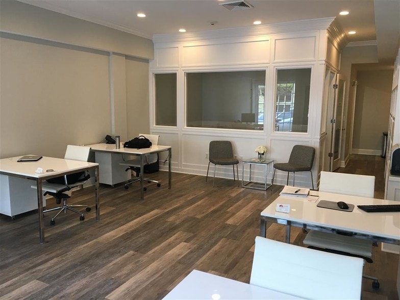 More Photos Of 450-456 Boston Post Rd, Weston Storefront Retail Office For Lease